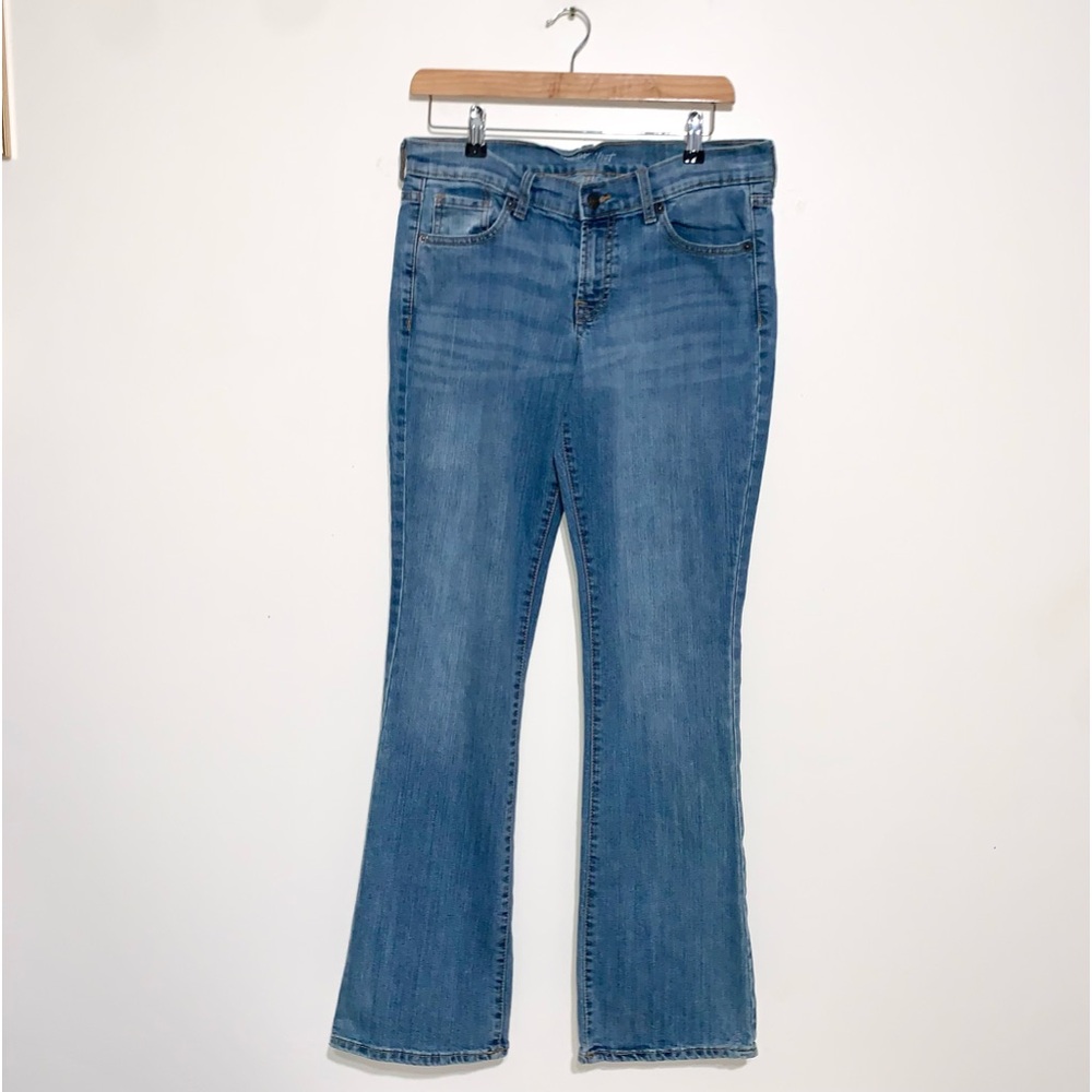 Old Navy The Flirt Bootcut Leg Jeans Women's 8 Medium Low Rise Medium Wash